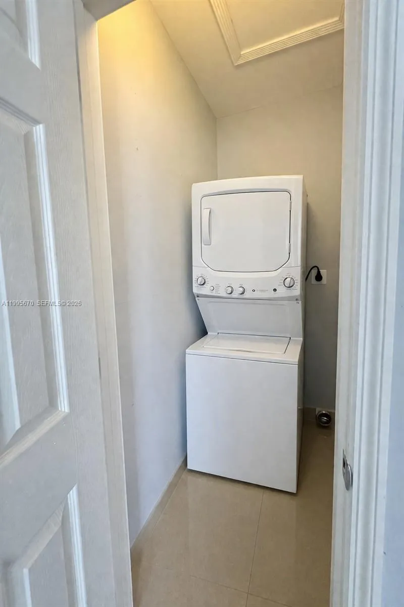 2155 NW 28th St # 0, Miami FL 33142