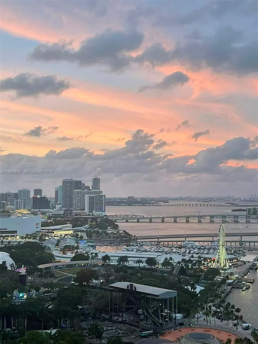 244 Biscayne Blvd # 3206, Miami FL 33132