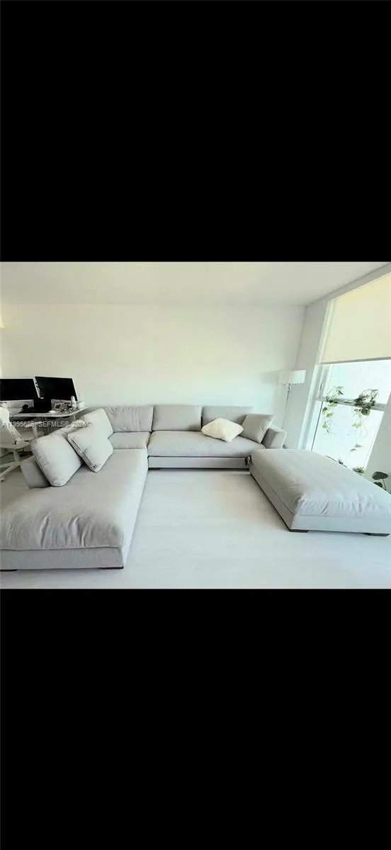 244 Biscayne Blvd # 3206, Miami FL 33132