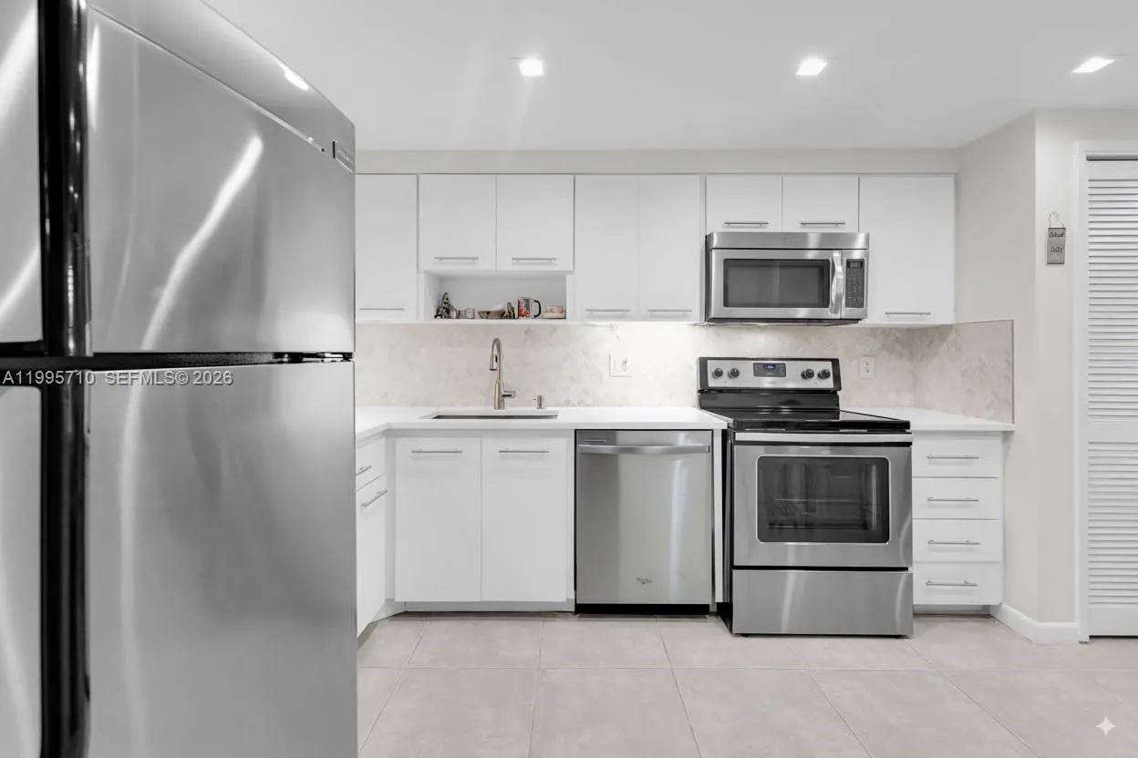 3301 S Palm Aire Dr # 106, Pompano Beach FL 33069