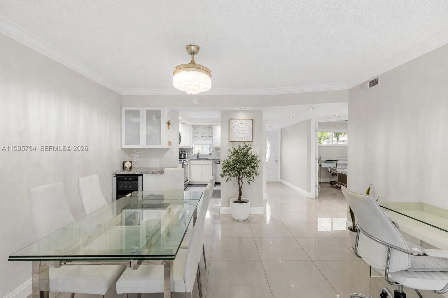 9200 W Hollybrook Lake Drive # 102, Pembroke Pines FL 33025