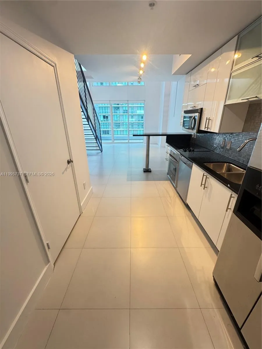 60 SW 13th St # 2606, Miami FL 33130