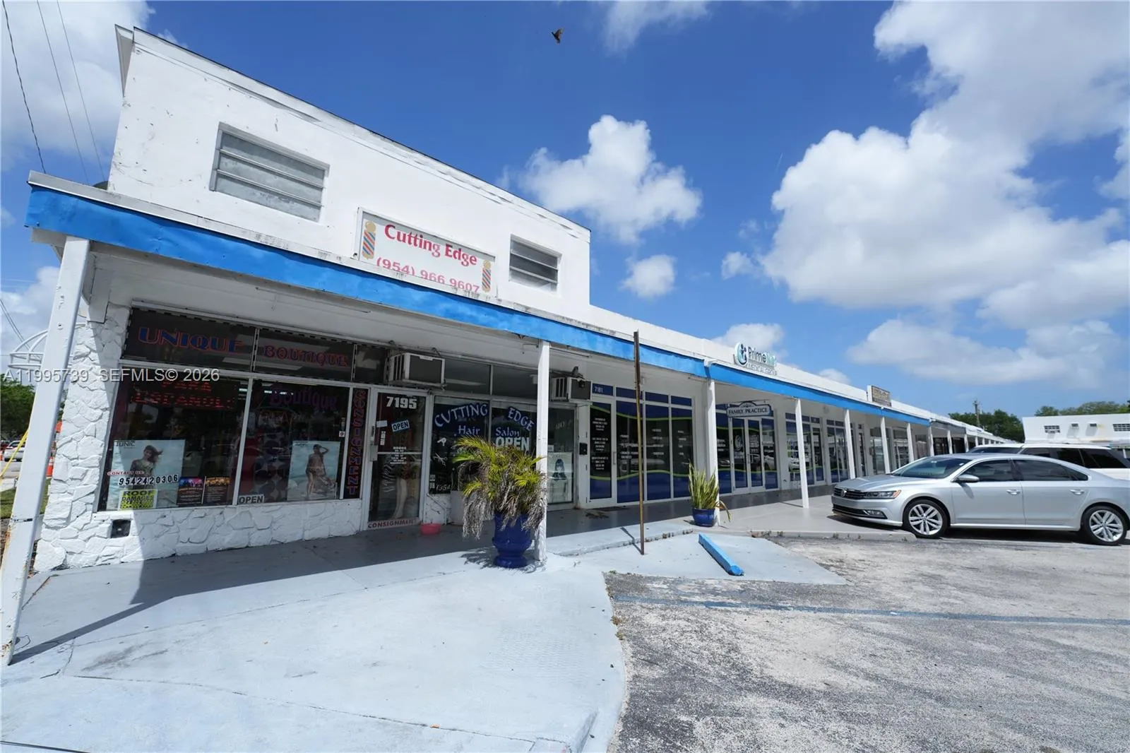 7193-7195 Pembroke Rd, Pembroke Pines FL 33023