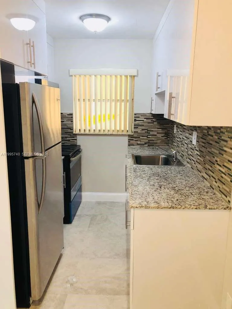 2615 POLK # 23, Hollywood FL 33020