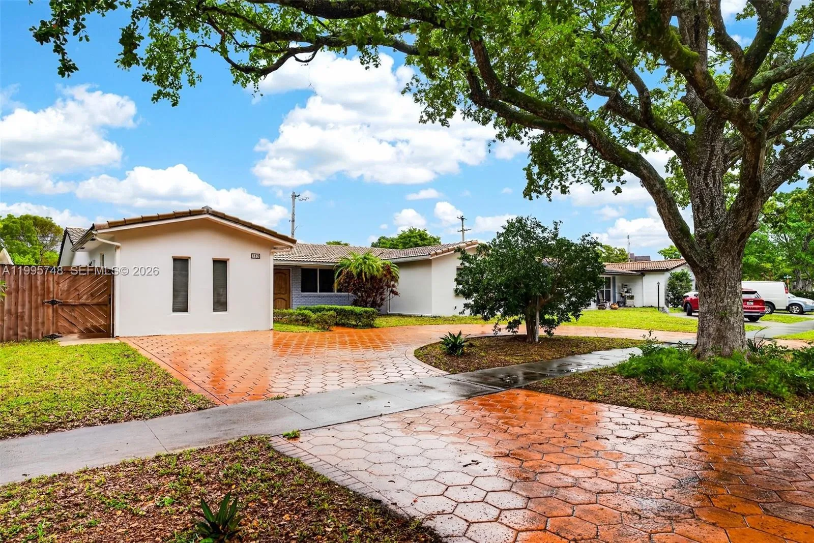 763 S Rainbow Dr, Hollywood FL 33021