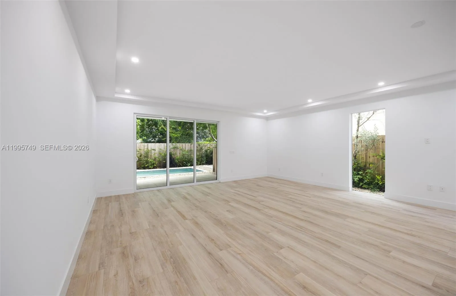 3162 Plaza St, Coconut Grove FL 33133