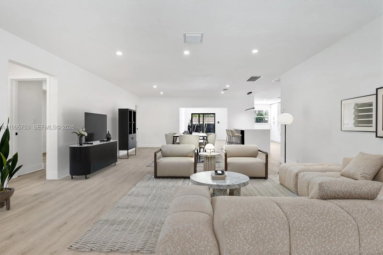 2704 Cleveland St, Hollywood FL 33020