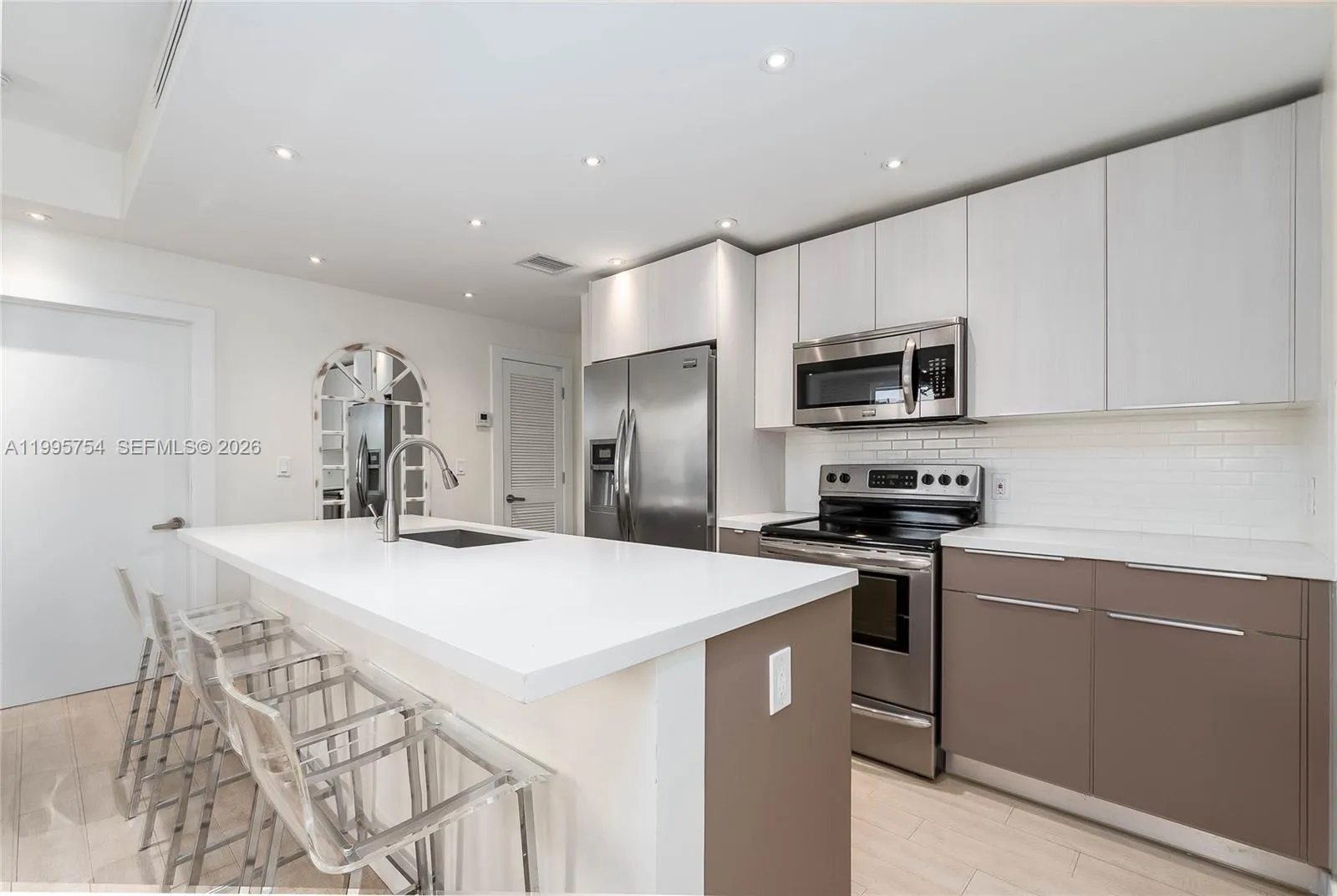 820 Euclid Ave # 305, Miami Beach FL 33139