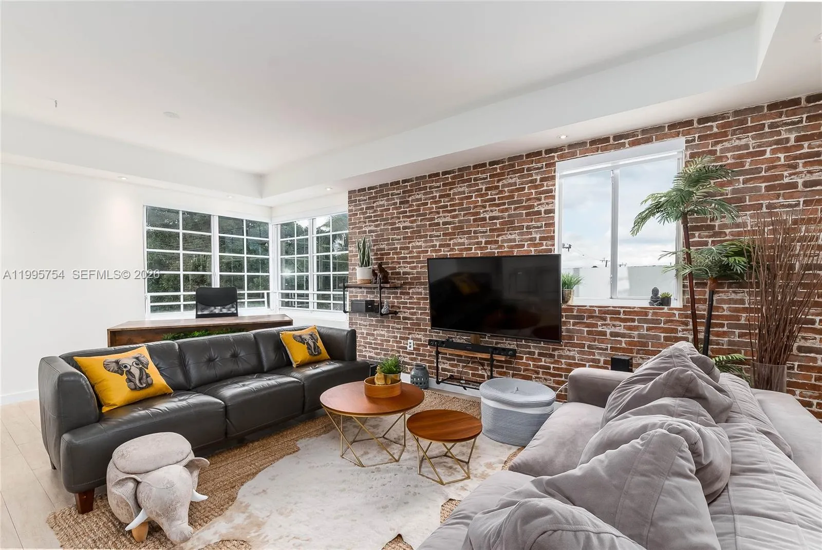 820 Euclid Ave # 305, Miami Beach FL 33139