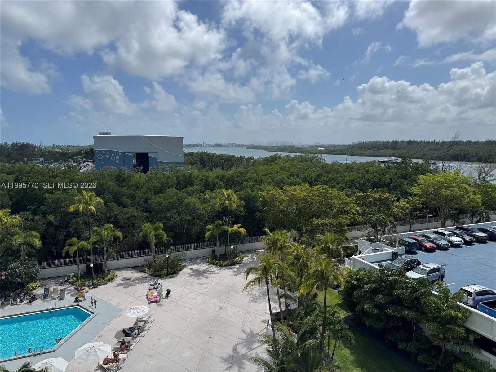 100 Bayview Dr # 725, Sunny Isles Beach FL 33160