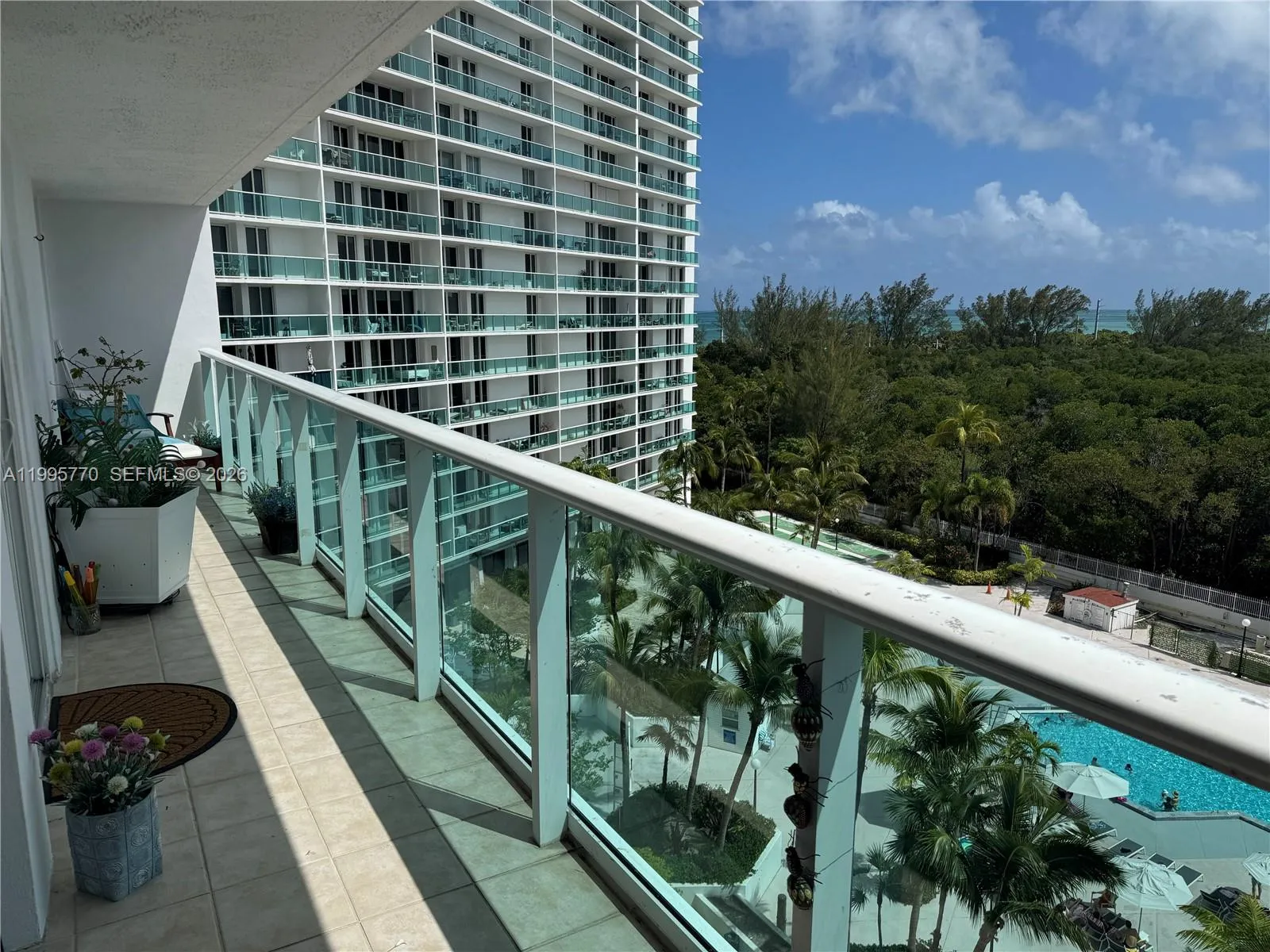 100 Bayview Dr # 725, Sunny Isles Beach FL 33160