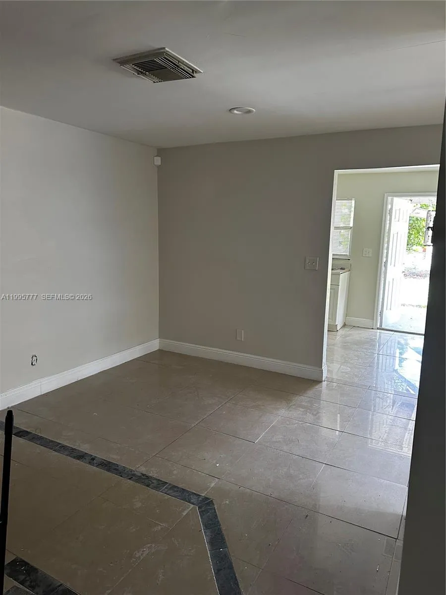 5221 NW 15th Ct, Lauderhill FL 33313