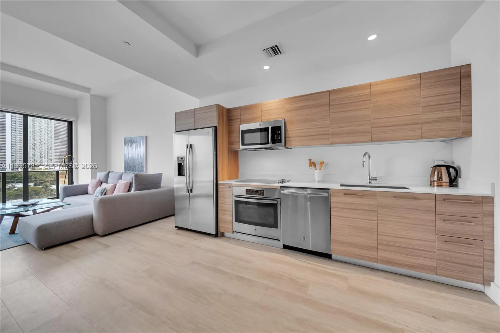 121 NE 34th St # L606, Miami FL 33137