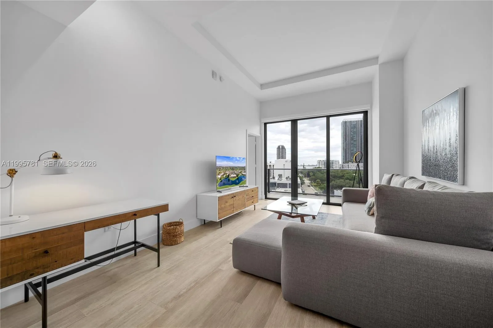 121 NE 34th St # L606, Miami FL 33137