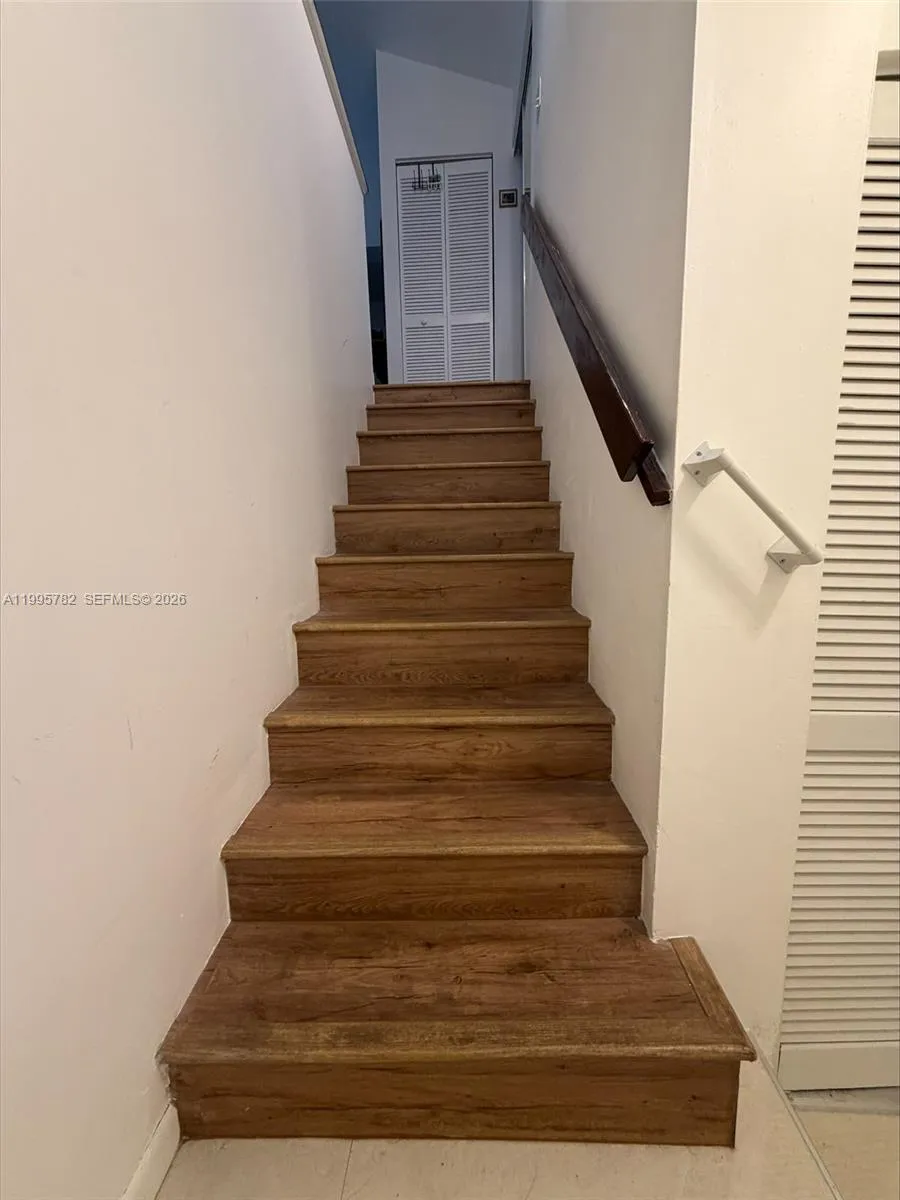 221 W Park Dr # 3, Miami FL 33172