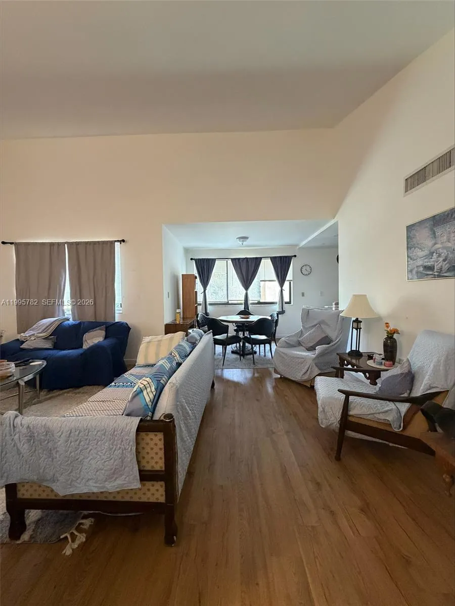 221 W Park Dr # 3, Miami FL 33172