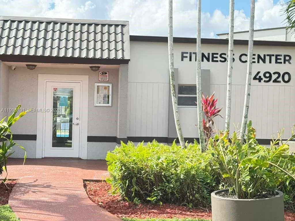 5201 Geneva Way # 113, Doral FL 33166