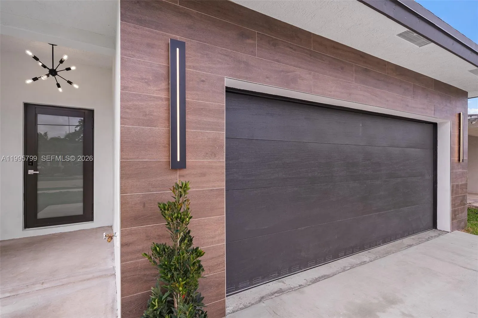 5209 SW 22nd St, West Park FL 33023