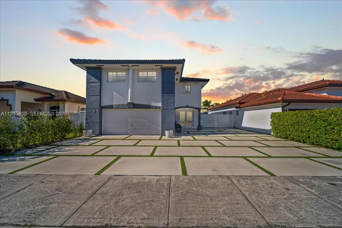 15341 SW 36th St, Miami FL 33185