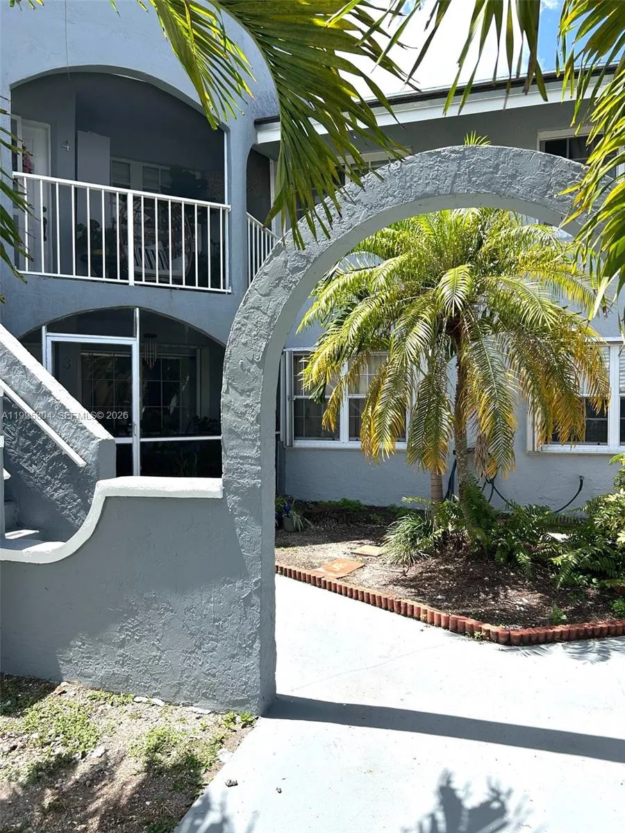 3 bedroom 2 bath for sale at 15645 SW 74th Cir Dr # 5, Miami FL 33193