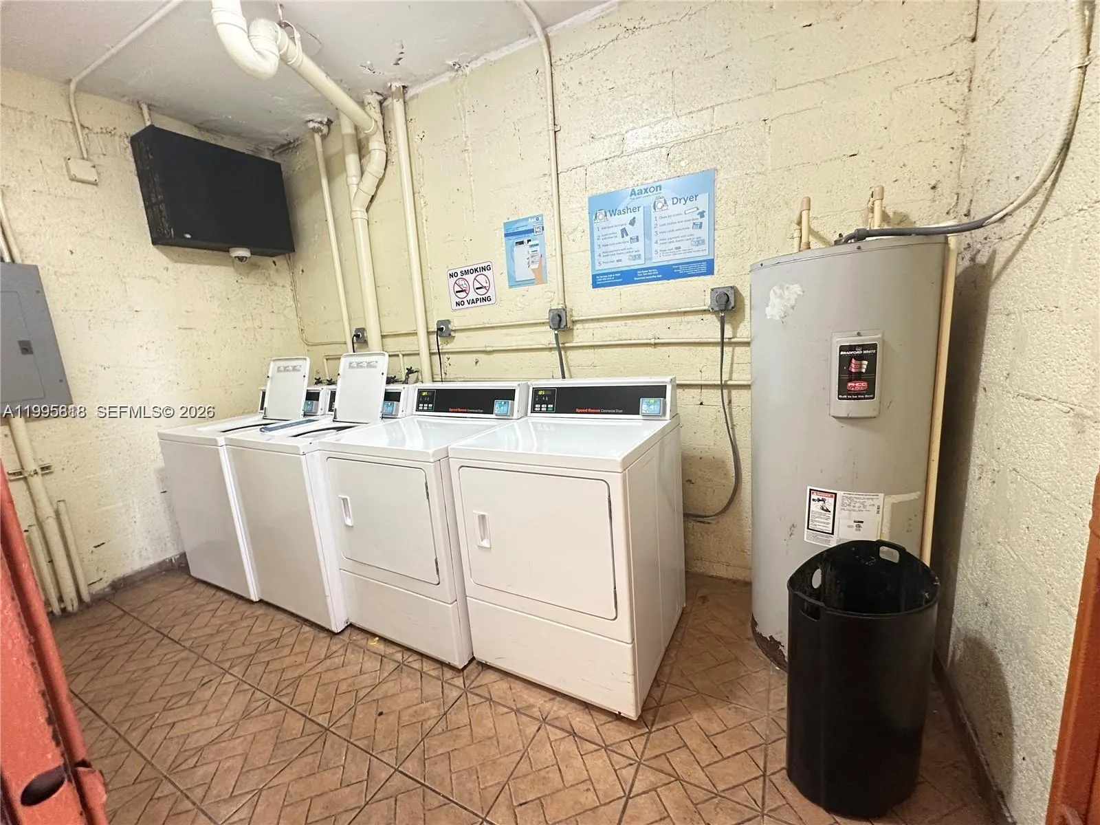 3700 NW 21st St # 401, Lauderdale Lakes FL 33311