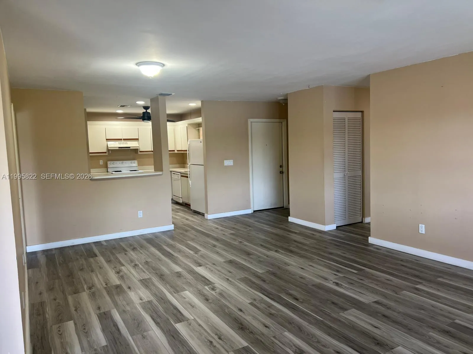 3655 NW 94th Ave # 8H, Sunrise FL 33351