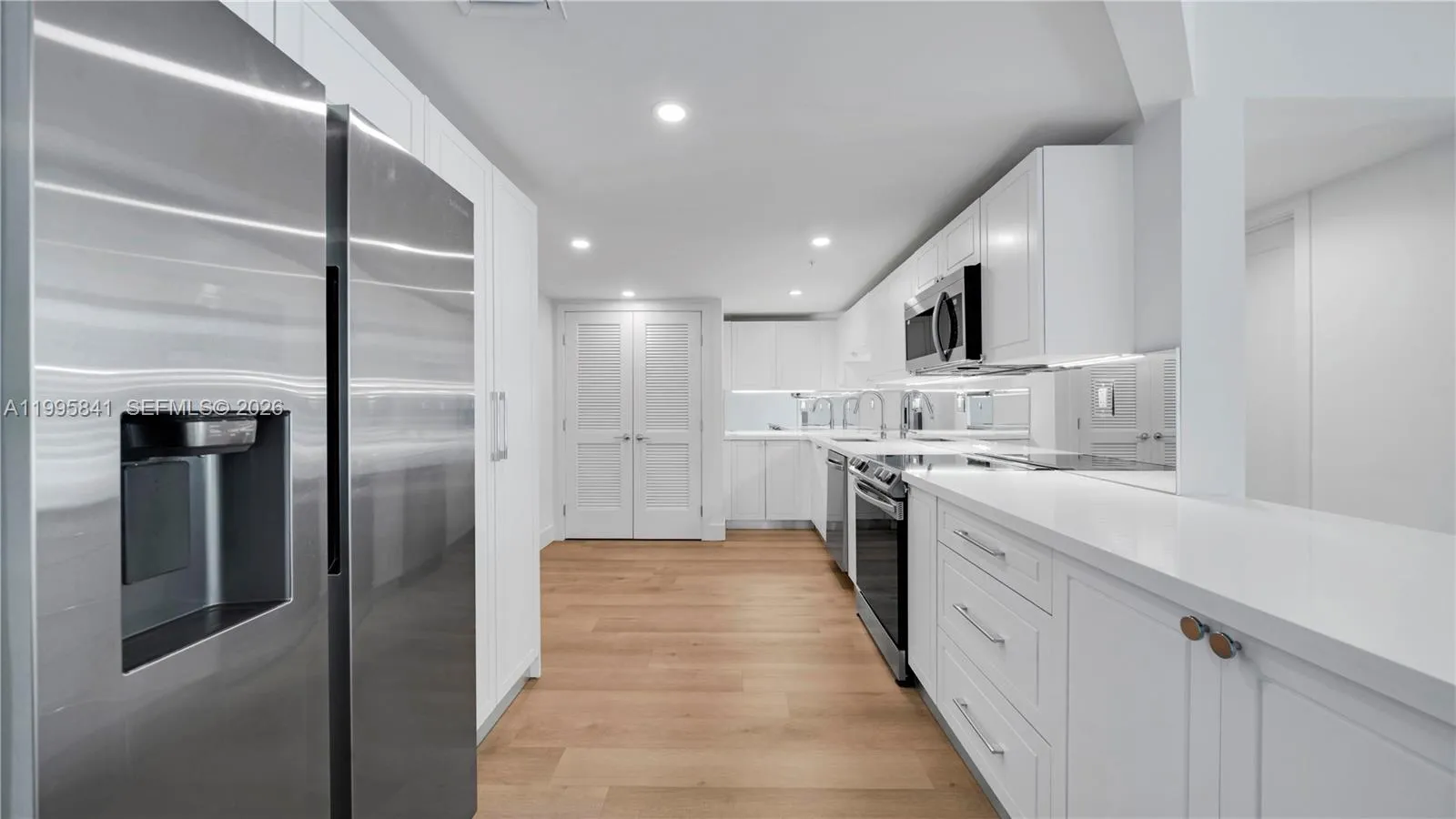 555 NE 34th St # 2405, Miami FL 33137