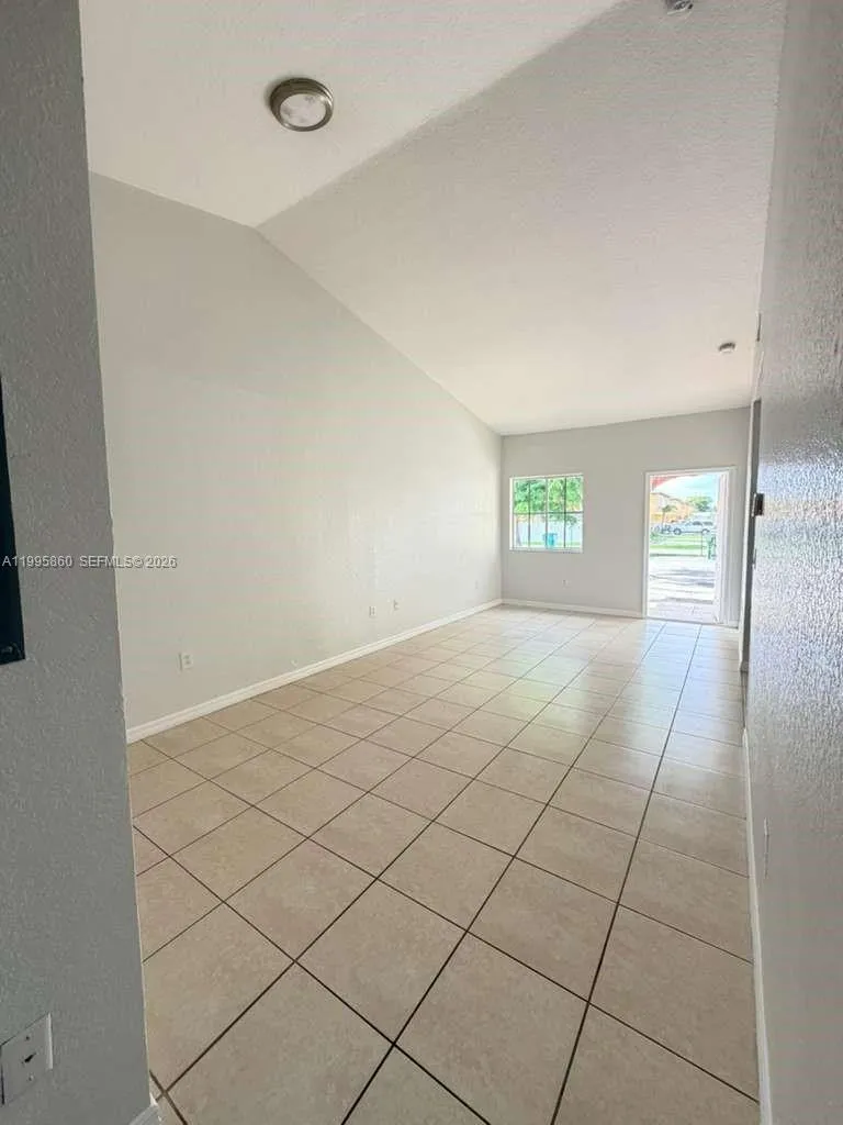 31 NE 13th Ave # 5, Homestead FL 33033