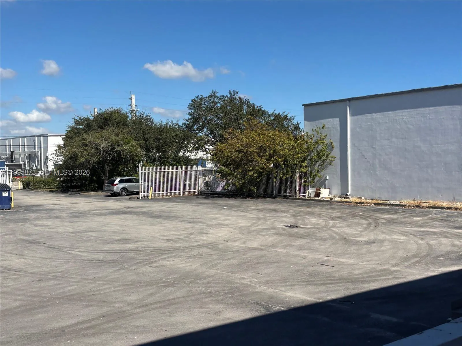 50 NE 179th St, Miami Gardens FL 33162