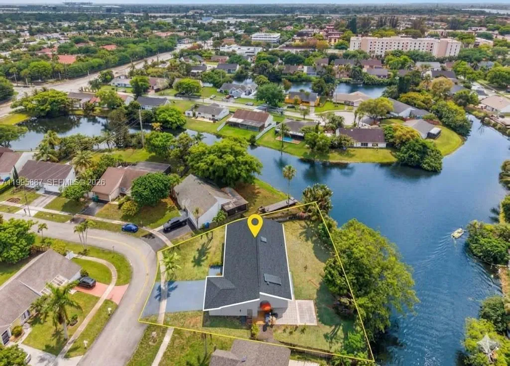 2710 Azalea Ave, Miramar FL 33025