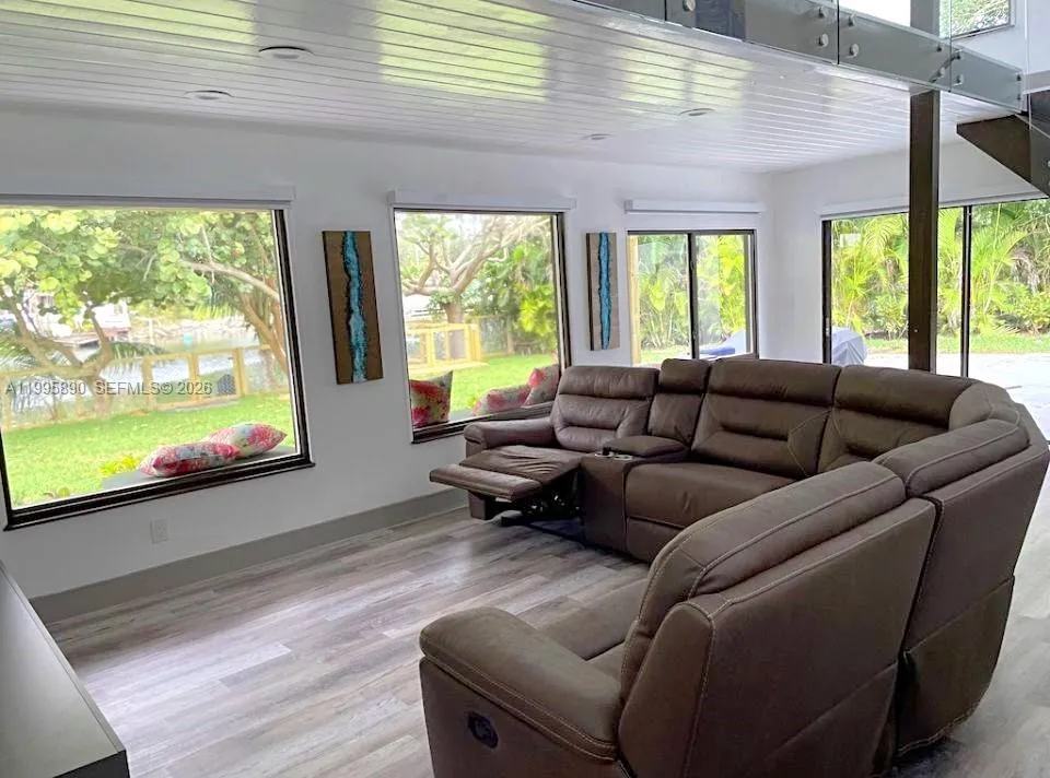 4311 SW 31st Dr, West Park FL 33023