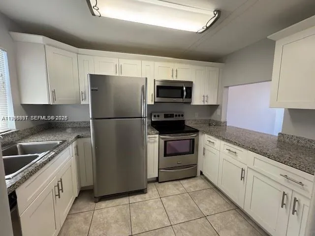 9421 Evergreen Pl # 403, Davie FL 33324