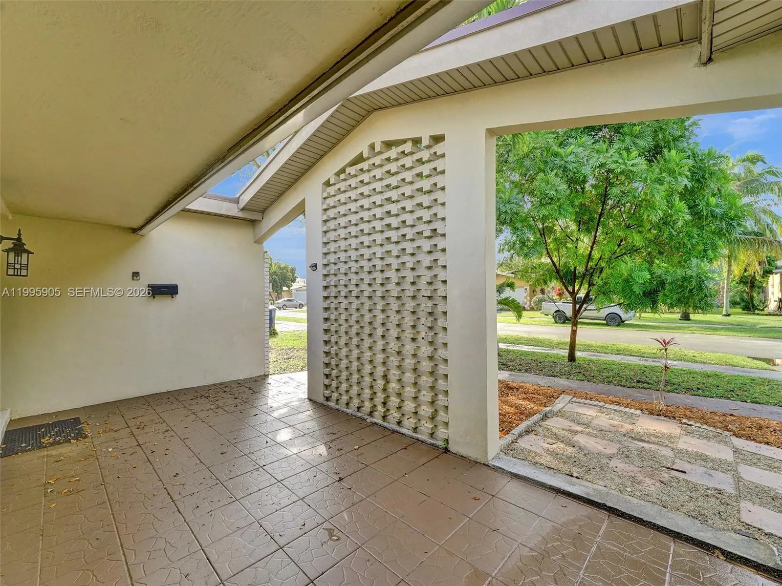 7231 NW 20th St, Sunrise FL 33313