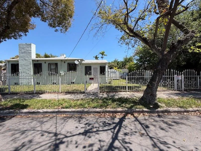 446 NW 45th St, Miami FL 33127