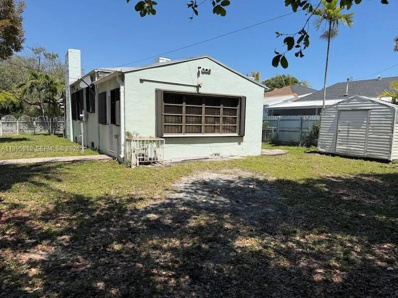 446 NW 45th St, Miami FL 33127