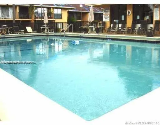 5921 Washington St # 122, Hollywood FL 33023