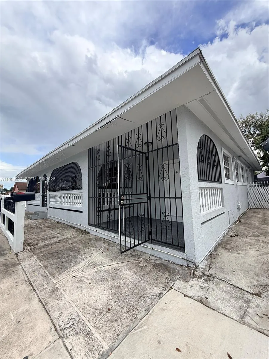 2250 NW 103rd St # B, Miami FL 33147