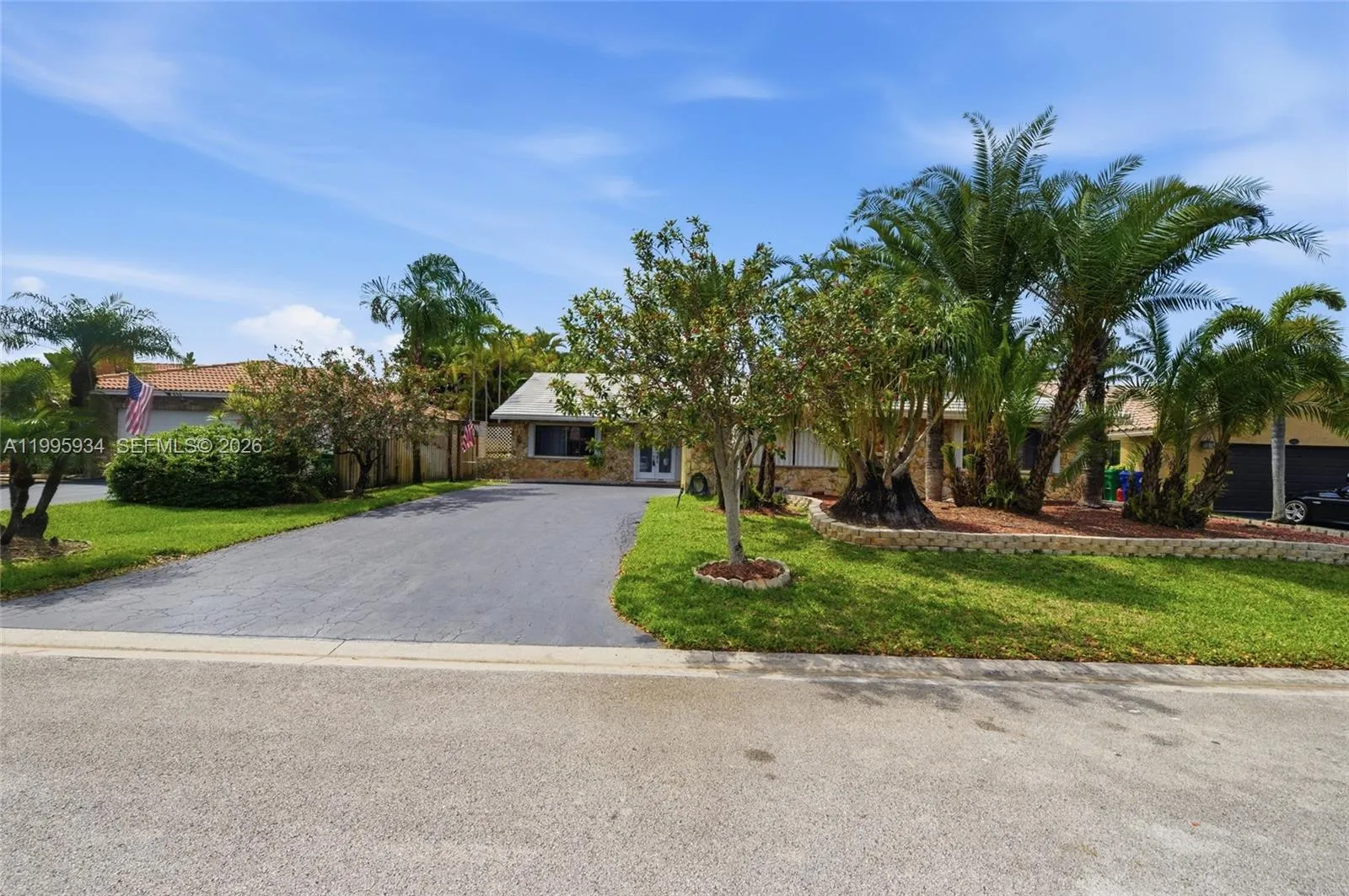 676 NW 107th Ln, Coral Springs FL 33071
