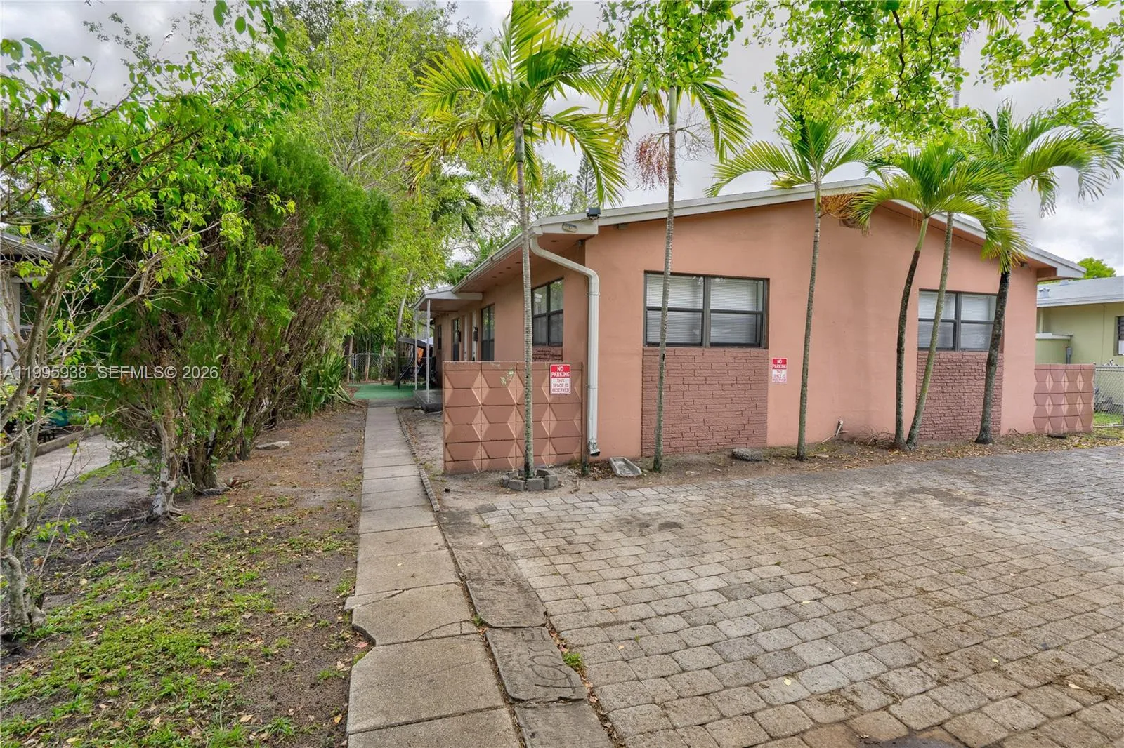 501 SW 9th St # 2, Hallandale Beach FL 33009