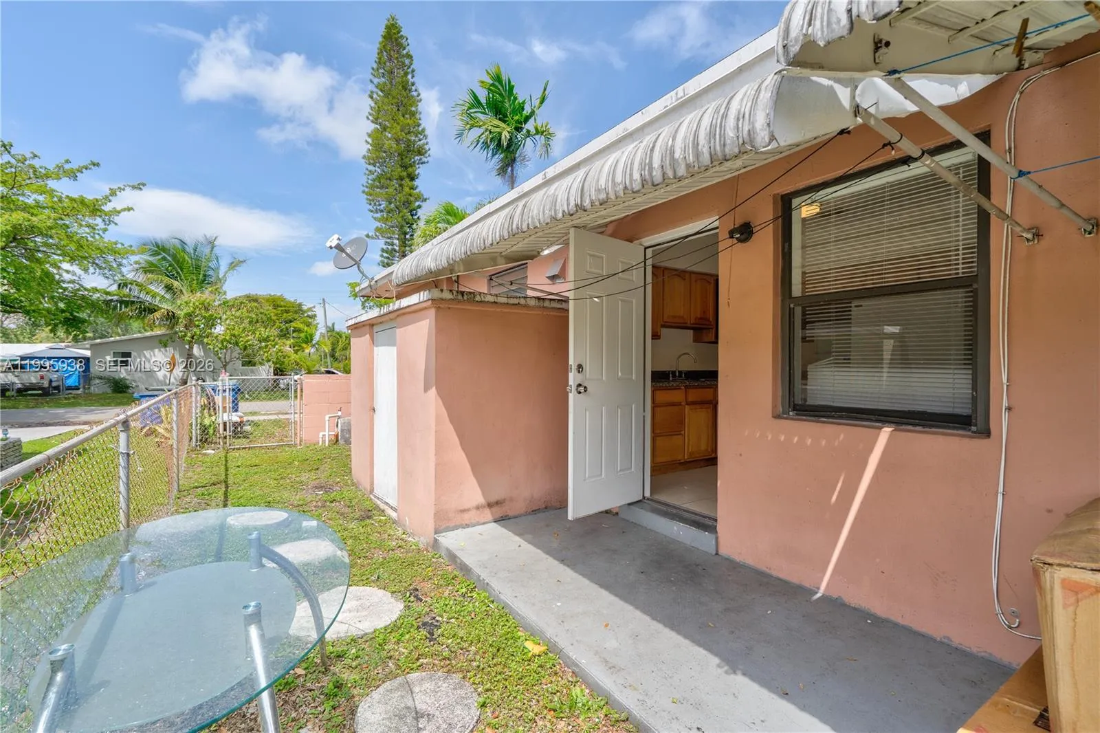 501 SW 9th St # 2, Hallandale Beach FL 33009