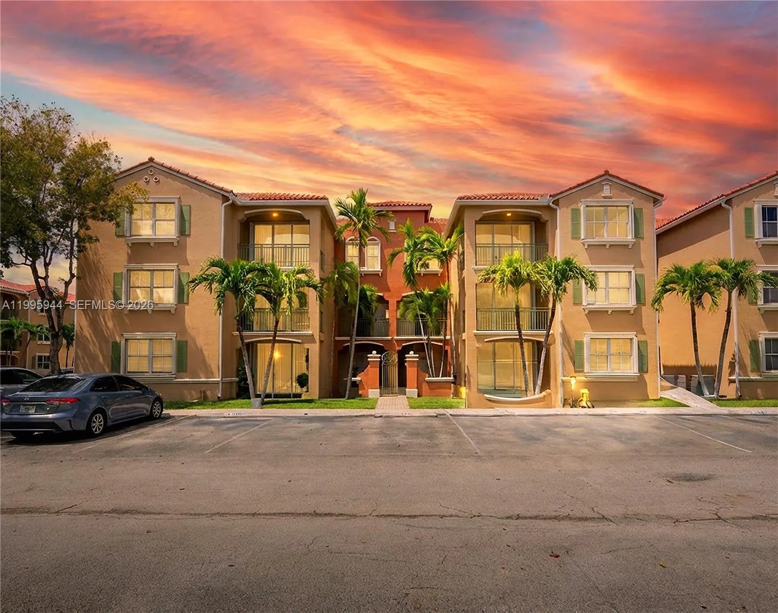 2 bedroom 2 bath for sale at 6420 NW 114th Ave # 1332, Doral FL 33178