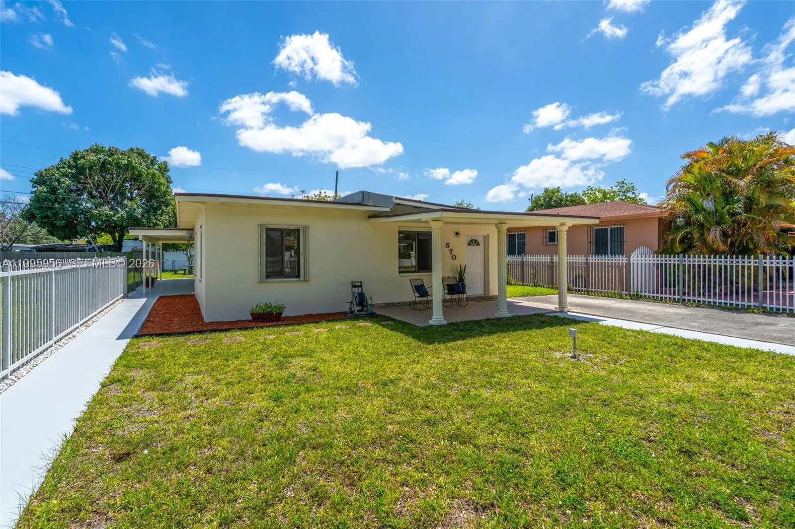 670 E 45th St, Hialeah FL 33013