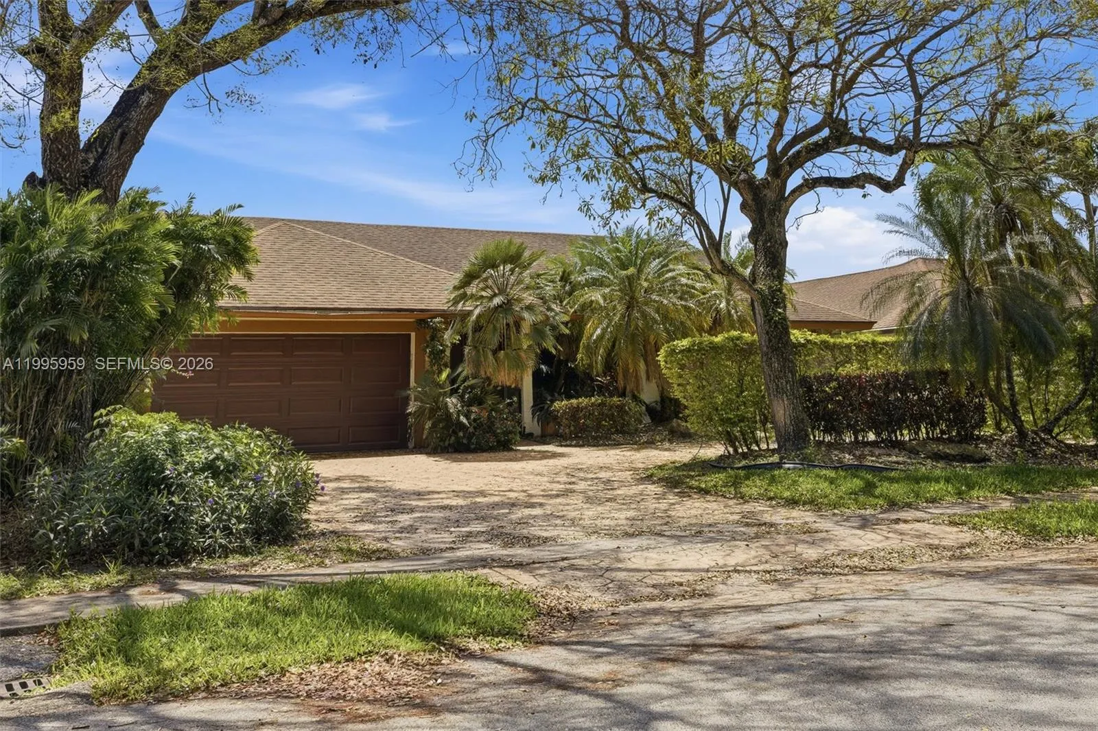 8230 SW 55th Ct, Davie FL 33328