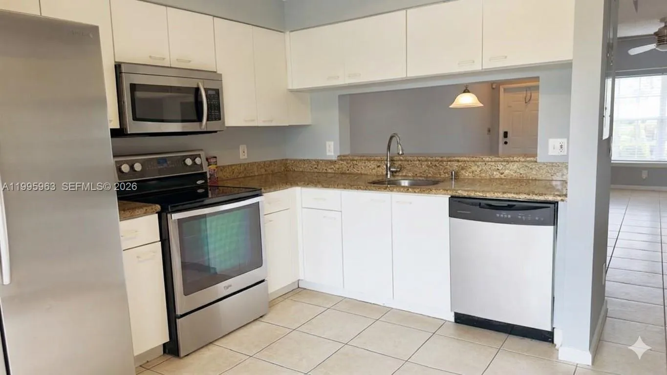 9905 NW 57th Mnr, Coral Springs FL 33076