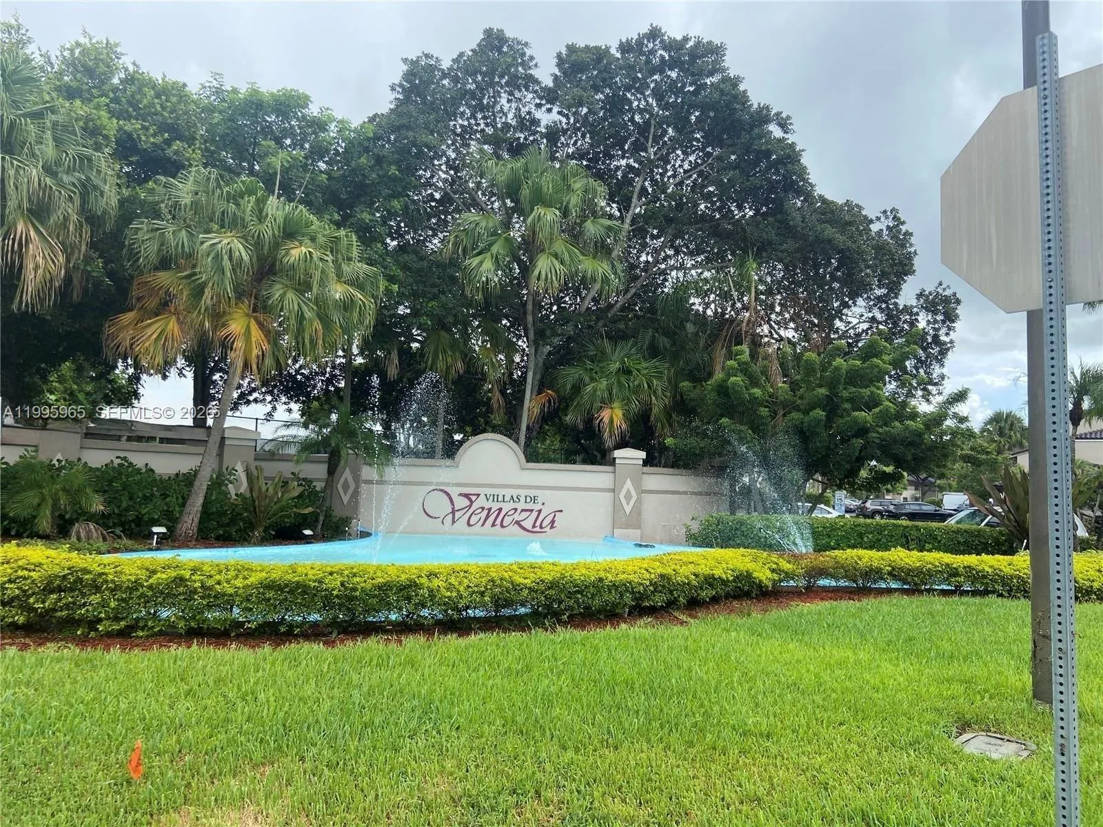 2 bedroom 2 bath for sale at 9998 NOB HILL PL # 9998, Sunrise FL 33351