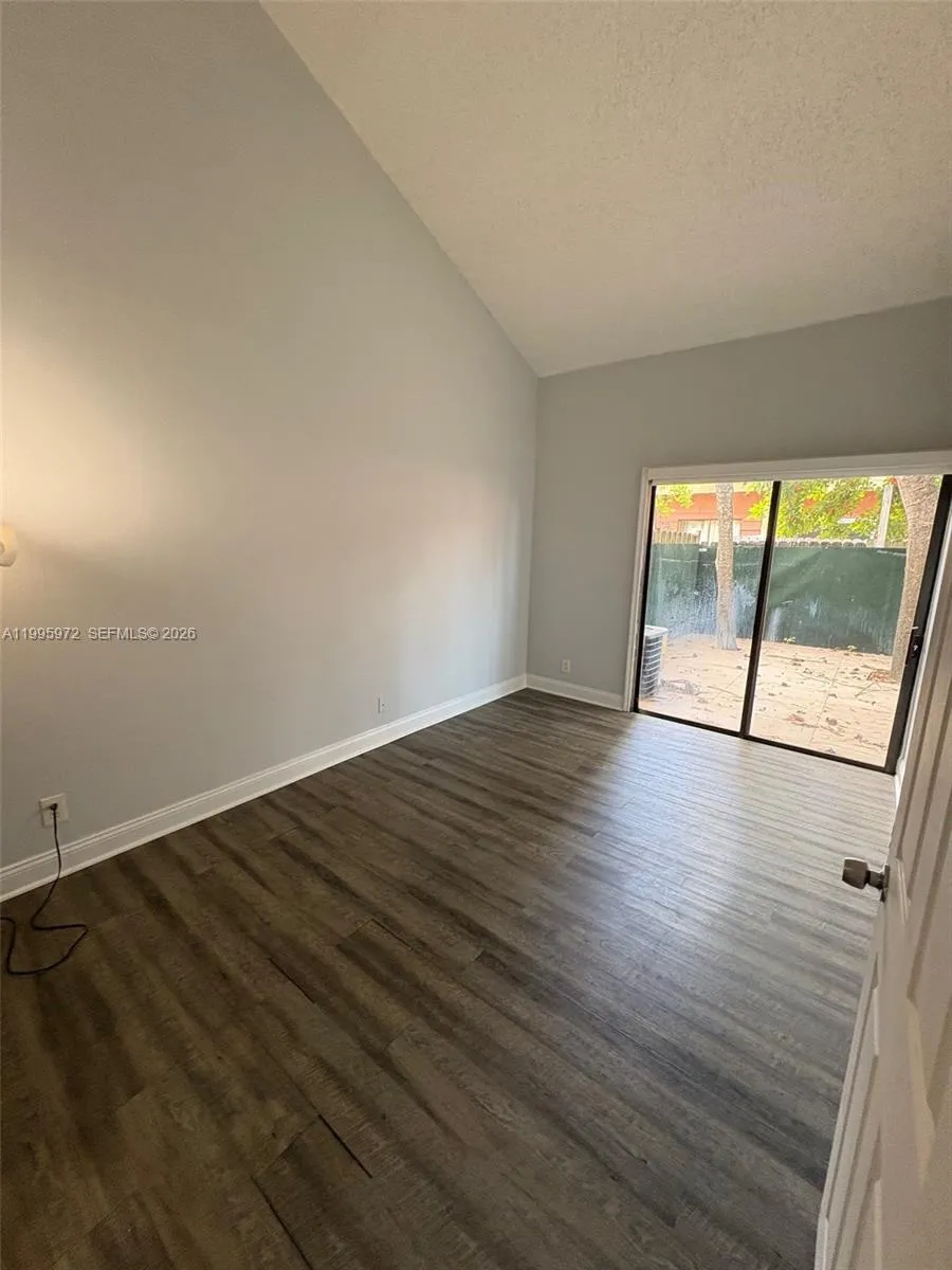 2309 NW 55th Ave, Lauderhill FL 33313