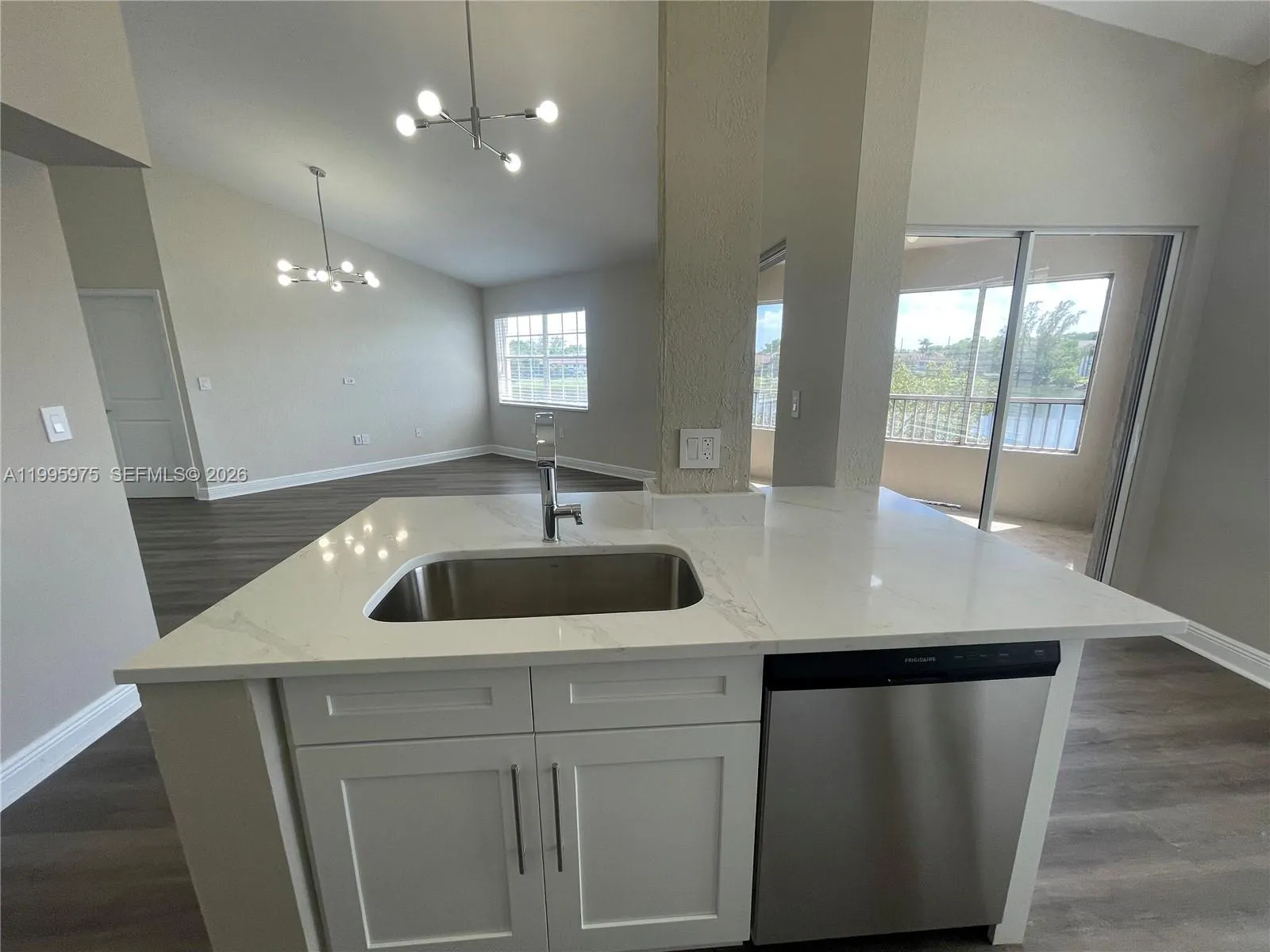 2850 N Oakland Forest Dr # 305, Oakland Park FL 33309