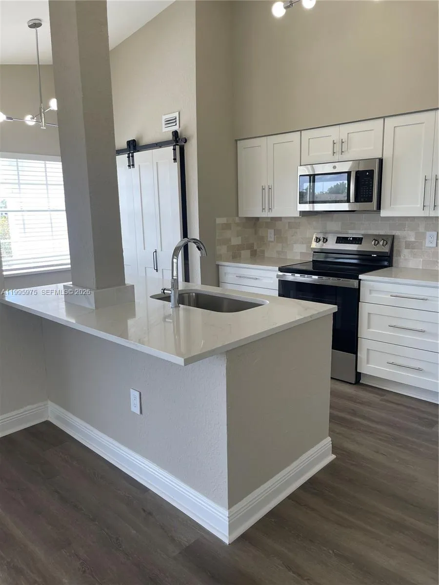 2850 N Oakland Forest Dr # 305, Oakland Park FL 33309