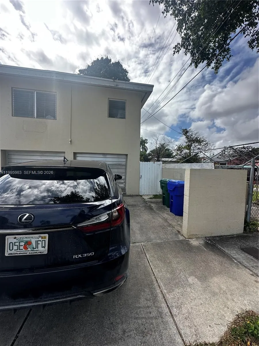 2420 SW 34 ave # A, Miami FL 33145