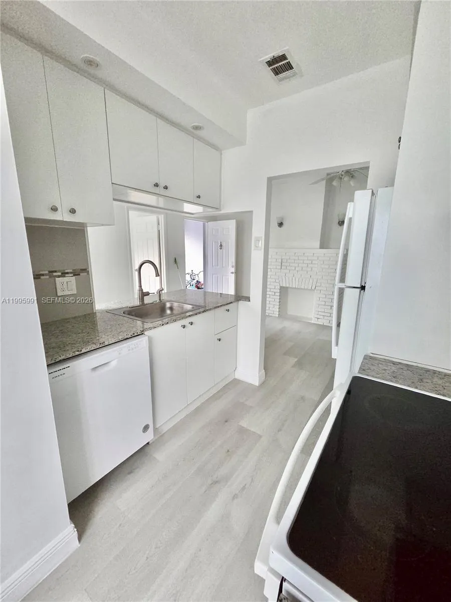 568 SW 3rd St # 566, Miami FL 33130